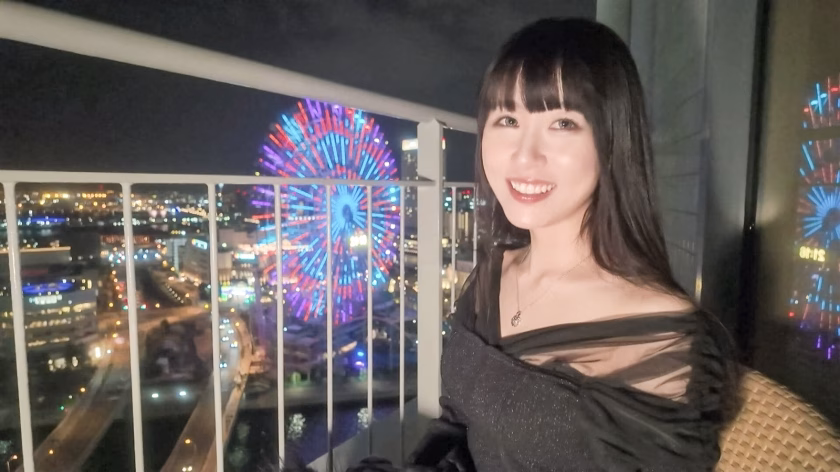 【静かな色気と濡れやすい美マン】気品に満ちたお姉様が、じっくり愛撫で快楽の深みに。落ち着いた上品さの奥に潜む本能。 丁寧な所作 と 濡れやすいパイパン美マン が織りなす、極上のAV初体験。りり 26歳 美容関係【初撮り】ネットでAV応募→AV体験撮影