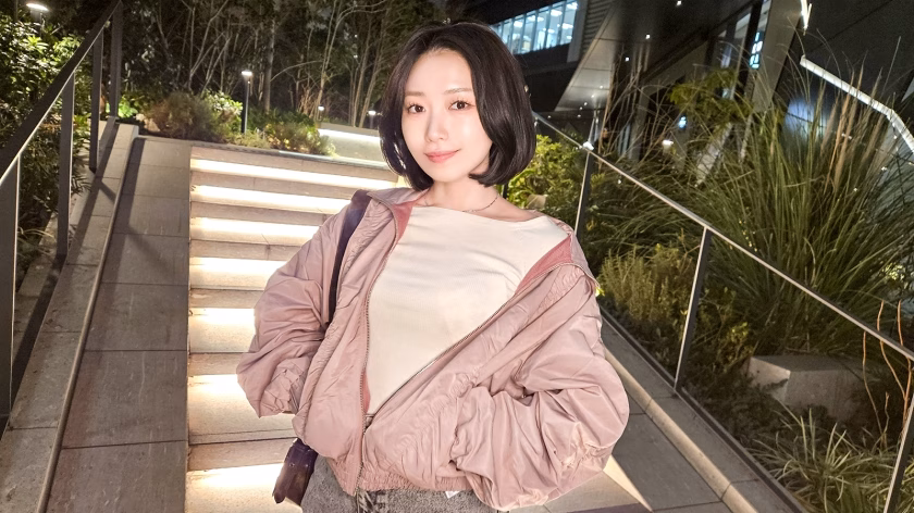 『見られてるって思うだけで濡れる。撮られるほどに体が反応する 22歳、いと 美容師、彼氏ナシ、恋愛より快感優先の生活 誰かに見せることで昂ぶる見せたがり体質は、パンツにシミができるほどの性欲を抱えたまま、カメラの前で解放されていく 波打つでか尻、フェラ中に自分で乳首をいじる指、腰が引けても止まらない中イキ──ハメ撮りという名の性癖開示ファイル』 【初撮り】ネットでAV応募→AV体験撮影