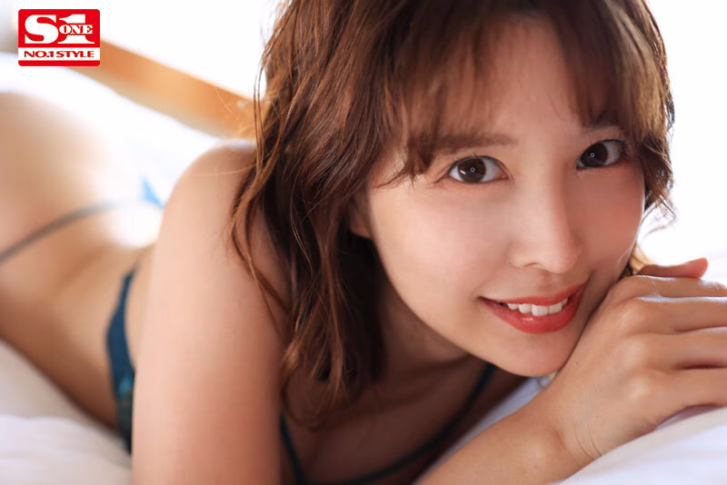 エロく美しく成長した彼女はありったけの性欲を解放して進化した姿をノーカット5本番で魅せる。痴女・絶頂・ドラマ等の能力値を最大限に引き出し、SEXの真骨頂を発揮。シン・交わる体液、濃密セックス 完全ノーカット5本番 葵つかさ