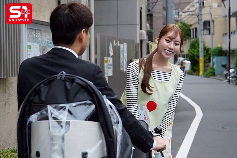 妻子が実家に帰省中、自宅にM女専門デリヘル呼んだら…来たのは長男通う幼稚園で噂の美人先生！ 弱み握って限界イラマ、首絞め、本番強要、何でもありのSM調教3日間！ 楓ふうあ